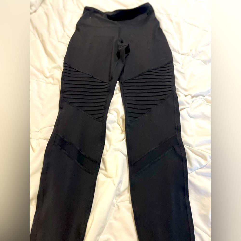 Old navy new black leggings size small